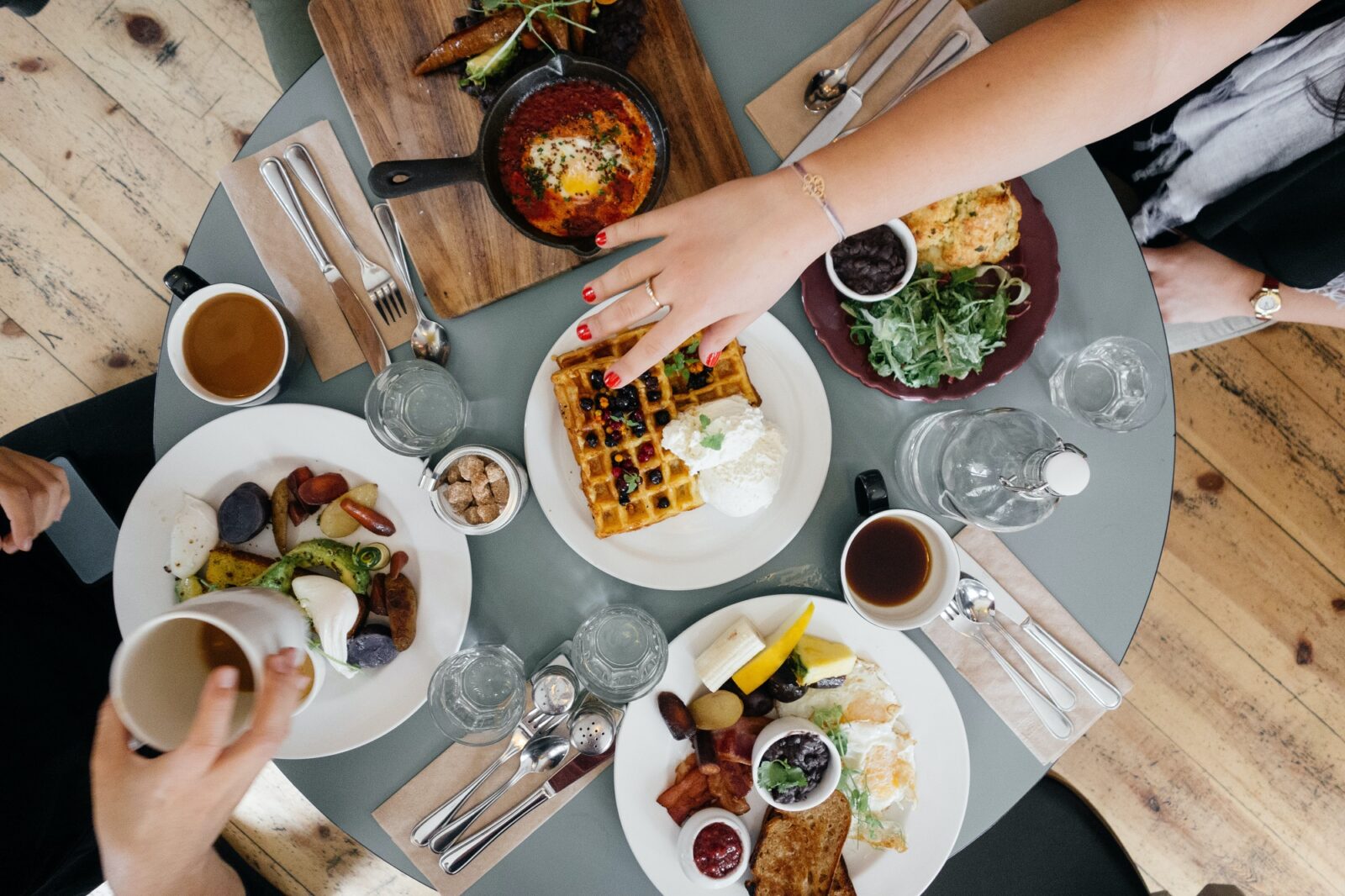 Being aware of your hunger and fullness cues can help you eat according to your lovely body's needs. Image: Unsplash